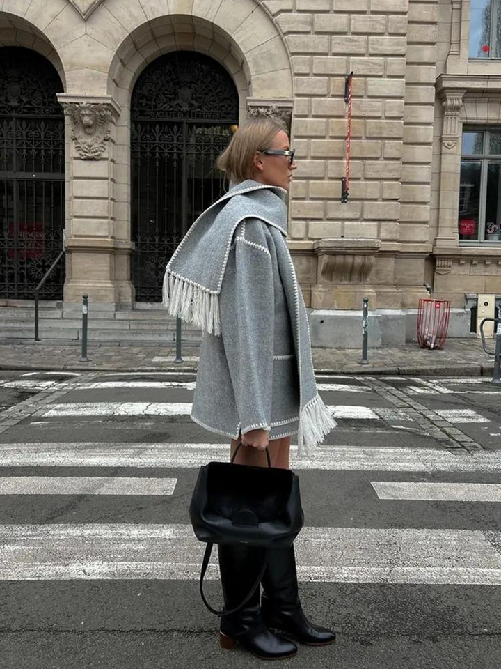 Damesjas met Sjaal – Elegante damesjas met sjaal, ideaal voor herfst en winter