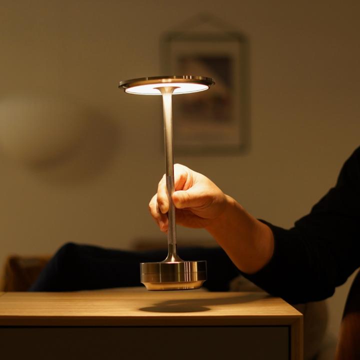 Draadloze tafellamp met verstelbare lichtintensiteit
