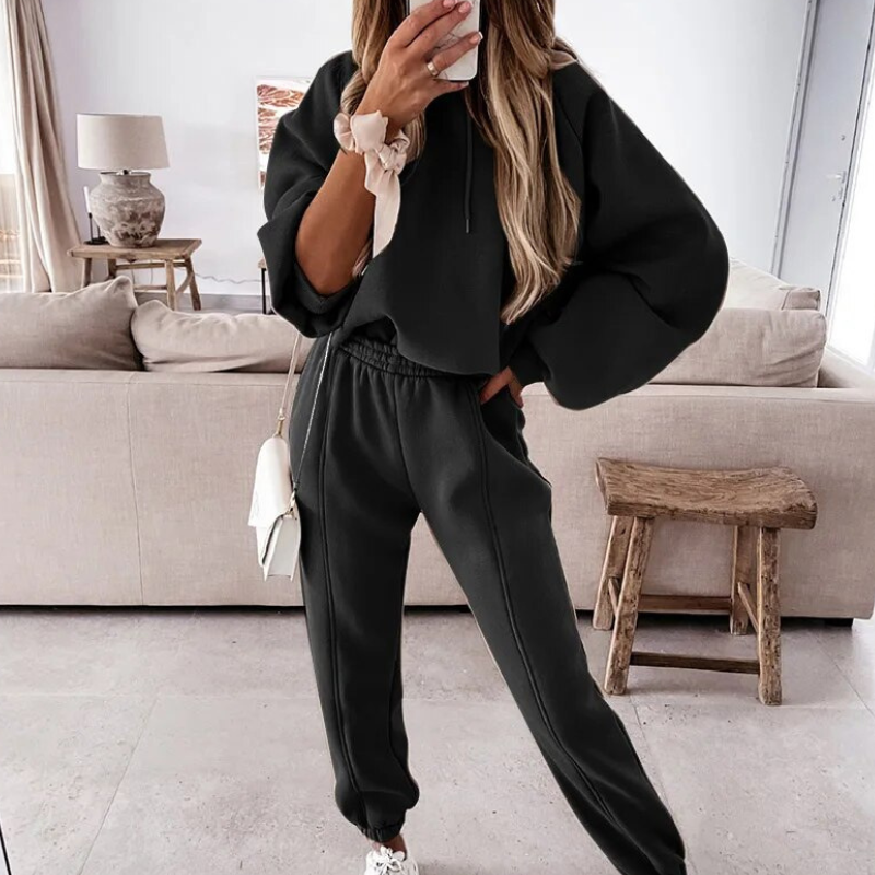 Hoodie en broek set dames – Comfortabele en stijlvolle sportoutfit voor dagelijks gebruik