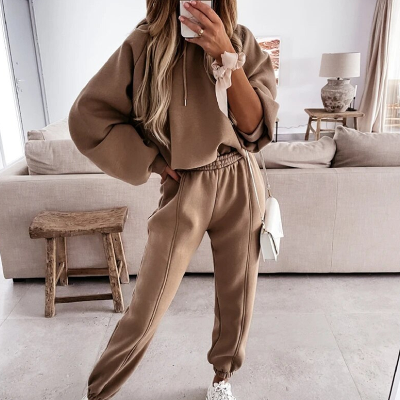 Hoodie en broek set dames – Comfortabele en stijlvolle sportoutfit voor dagelijks gebruik