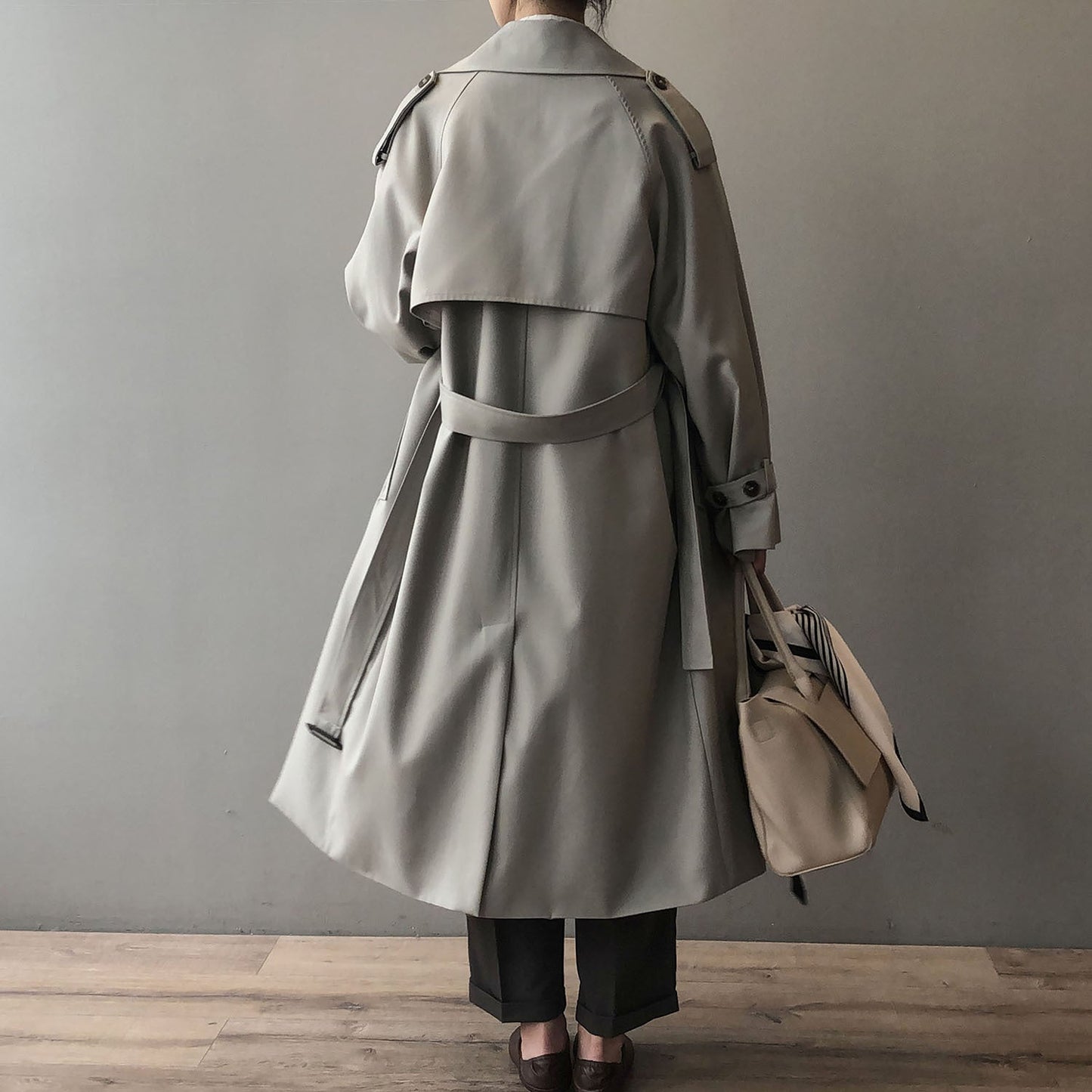 Trenchcoat dames – Dubbelrijige trenchcoat met stijlvolle snit en luxe stof
