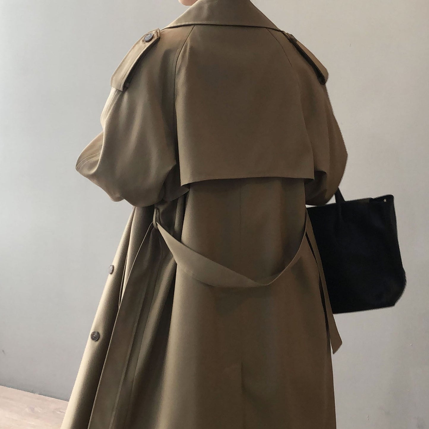 Trenchcoat dames – Dubbelrijige trenchcoat met stijlvolle snit en luxe stof