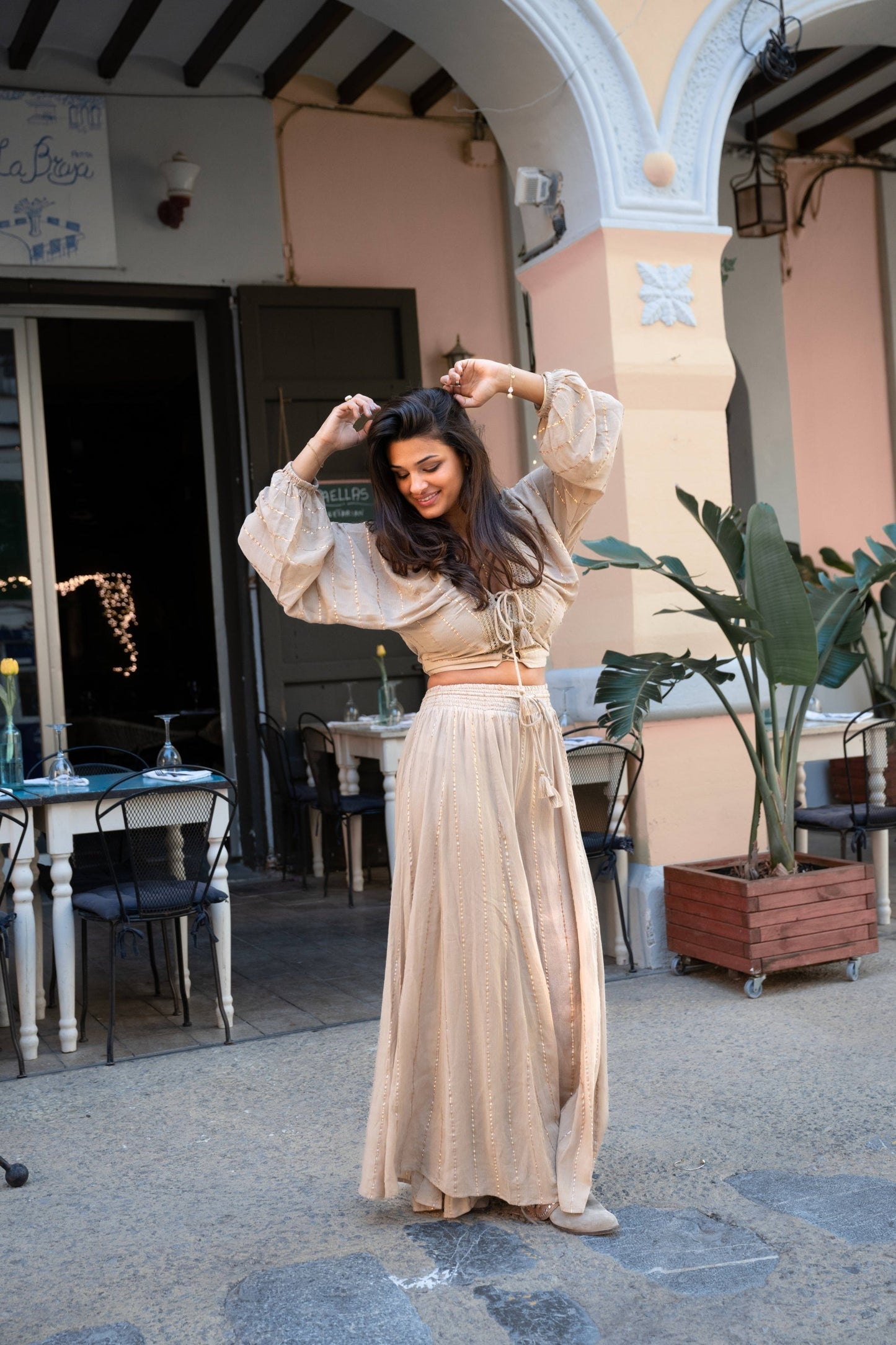 Broek Emika Licht Taupe – Elegante damesbroek van lichtgewicht stof voor casual en chic