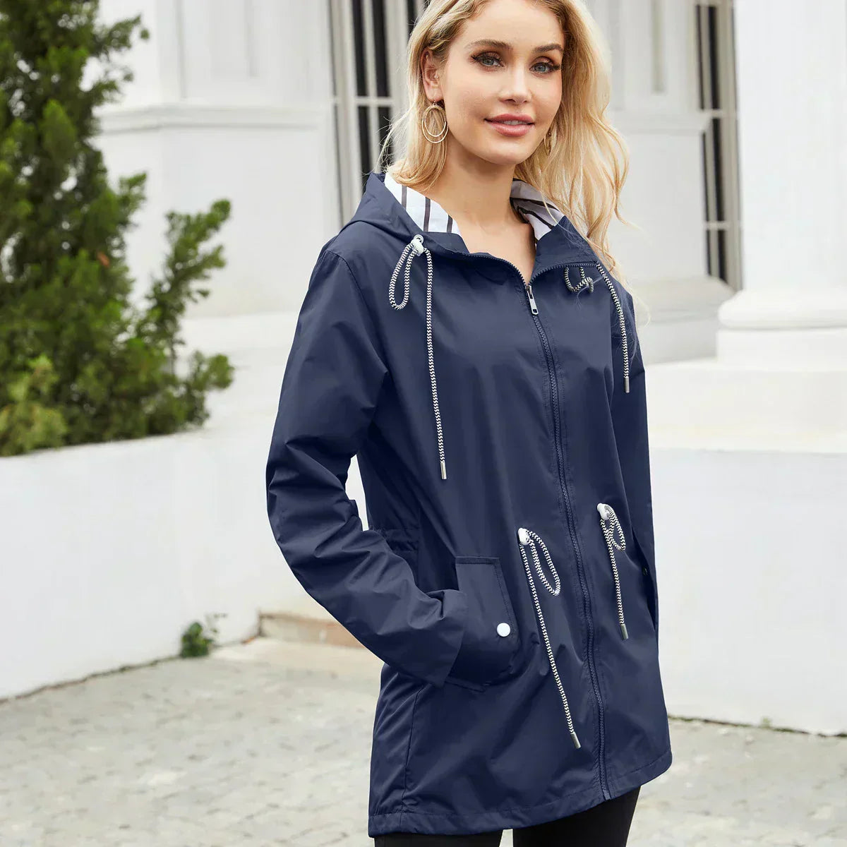Windbreaker dames – Waterdichte jas met capuchon en zijzakken voor buiten