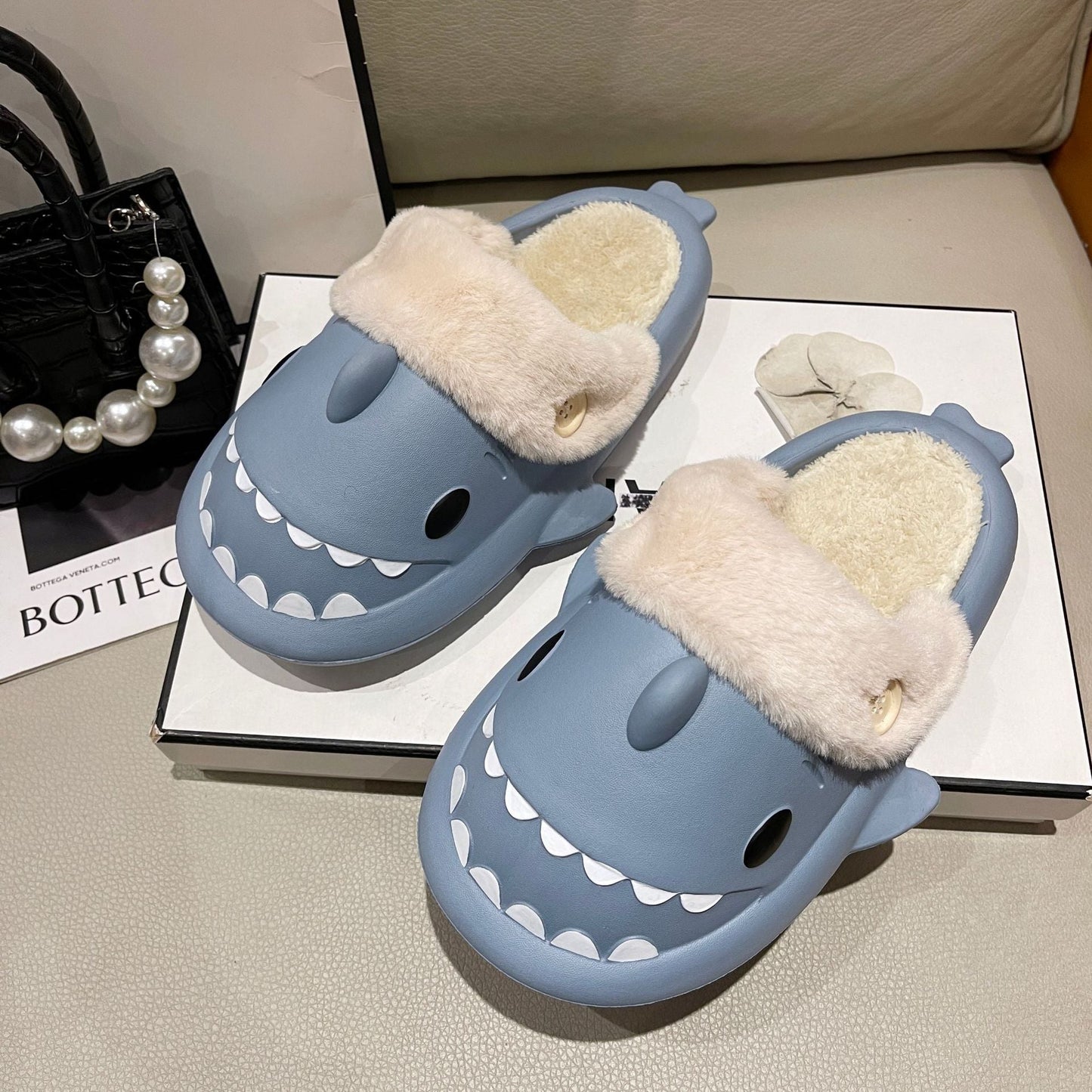 Dames Haifischpantoffels – Comfortabele en trendy pantoffels voor thuis