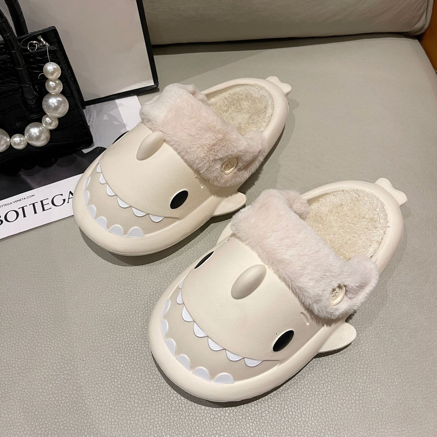 Dames Haifischpantoffels – Comfortabele en trendy pantoffels voor thuis