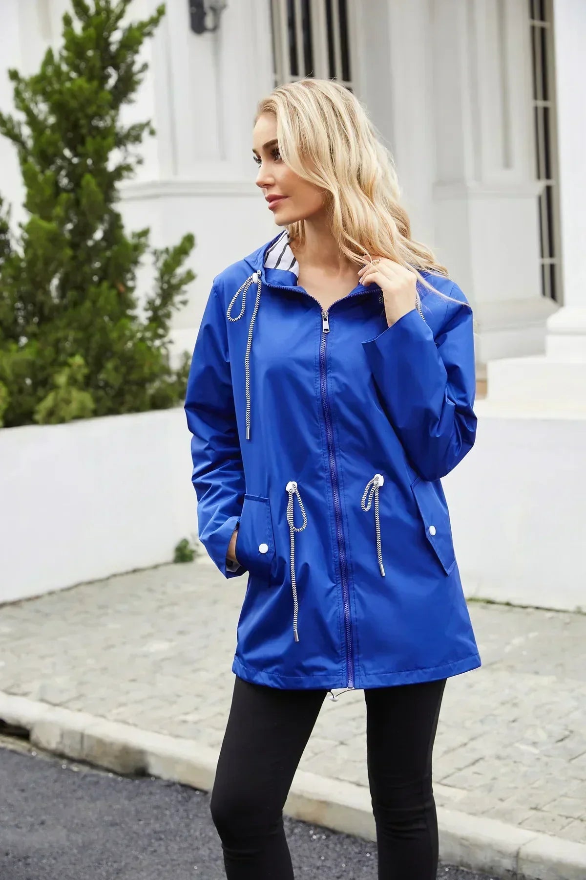 Windbreaker dames – Waterdichte jas met capuchon en zijzakken voor buiten