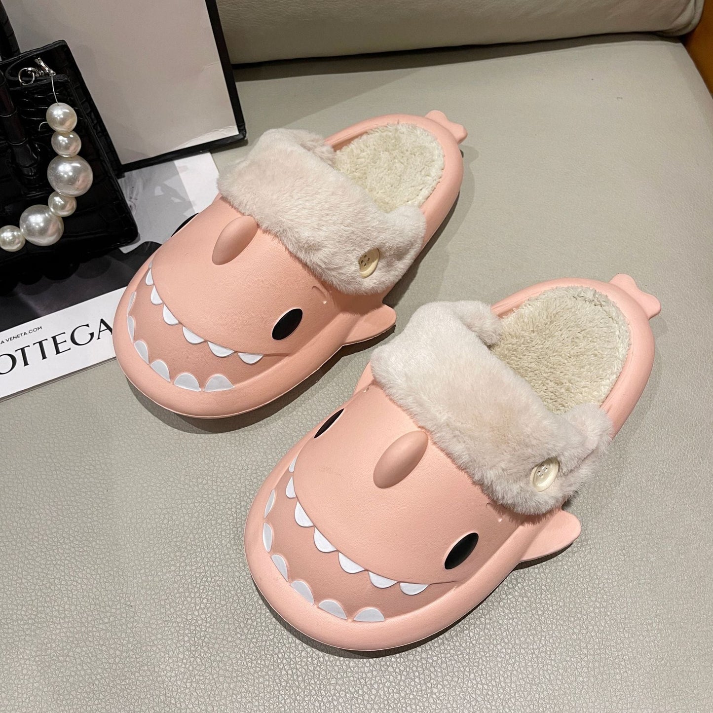 Dames Haifischpantoffels – Comfortabele en trendy pantoffels voor thuis
