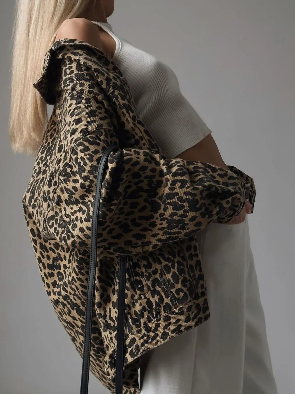 Jeansjack dames – Luipaardprint jasje met trendy design en comfortabele pasvorm