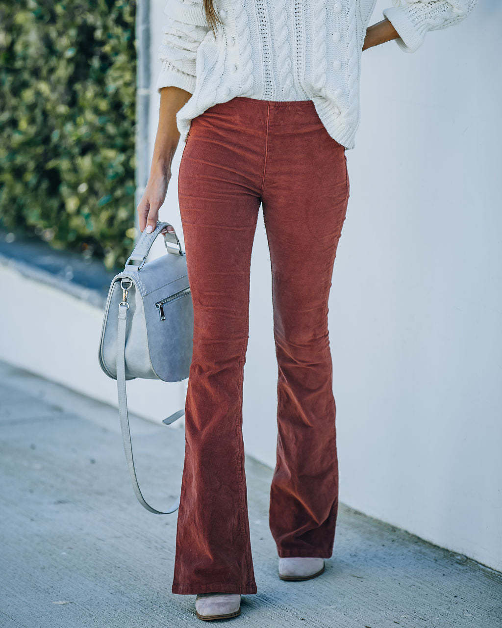 Flared Pants Dames – Smalle Flared Broek voor Casual en Chic Outfits