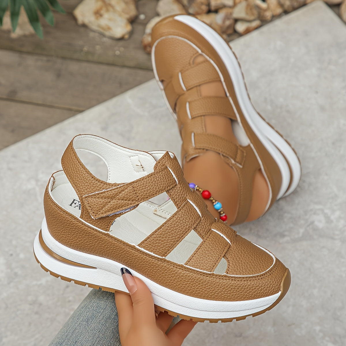 Platformsandalen – Klittenbandjes en Gewatteerde Zool voor Dames Comfortabel en Stijlvol
