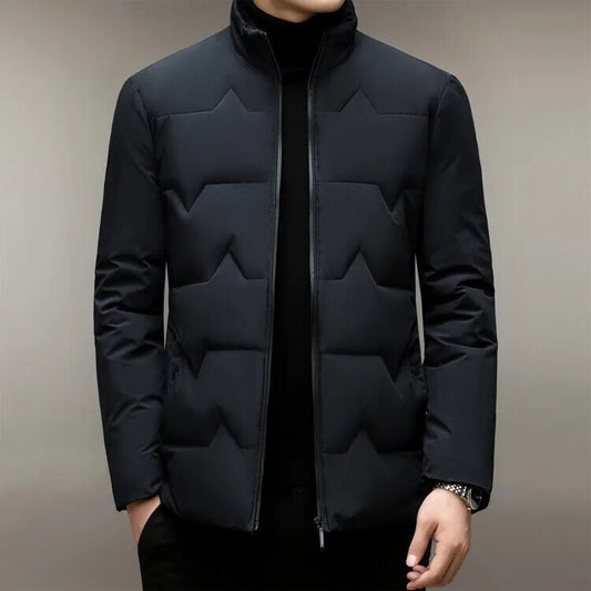 Here’s an SEO-optimized, keyword-rich title for the product "Elegante gewatteerde jas voor heren":

"Gewatteerde jas heren – Elegante winterjas met comfortabele pasvorm en stijl"

This title incorporates high-search volume keywords related to the product